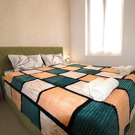 Meduza Dos Apartment *